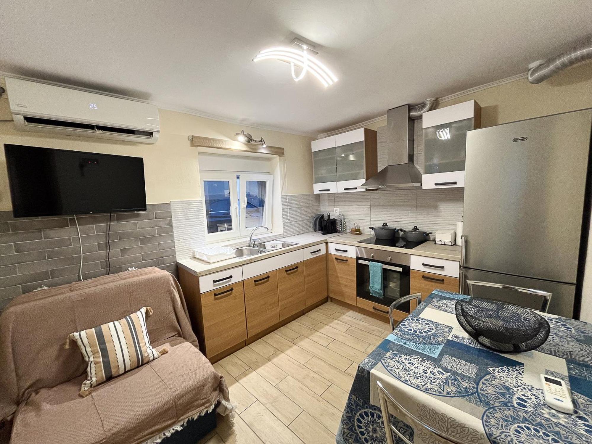 Private Modern Cozy House At The Center Apartment Mytilene Bagian luar foto