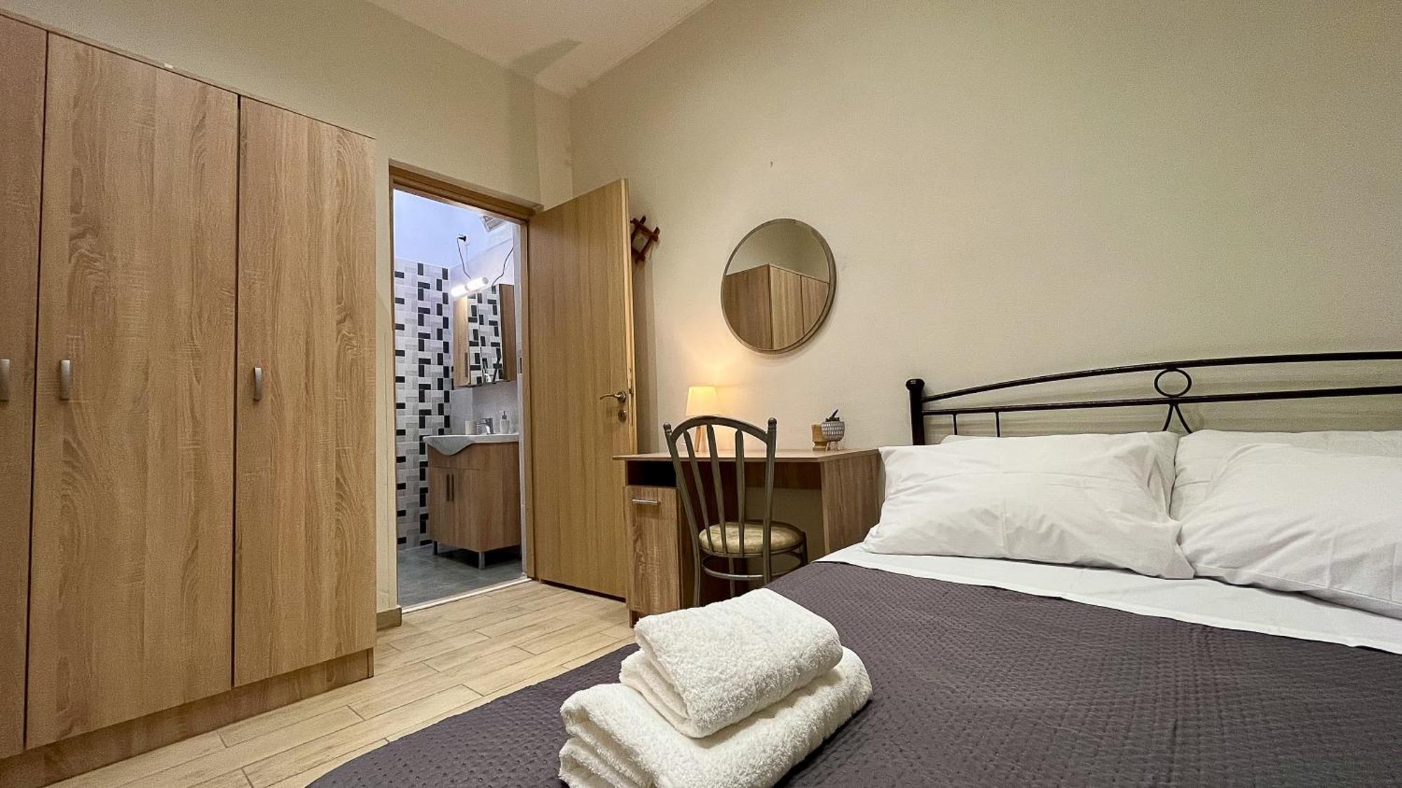 Private Modern Cozy House At The Center Apartment Mytilene Bagian luar foto