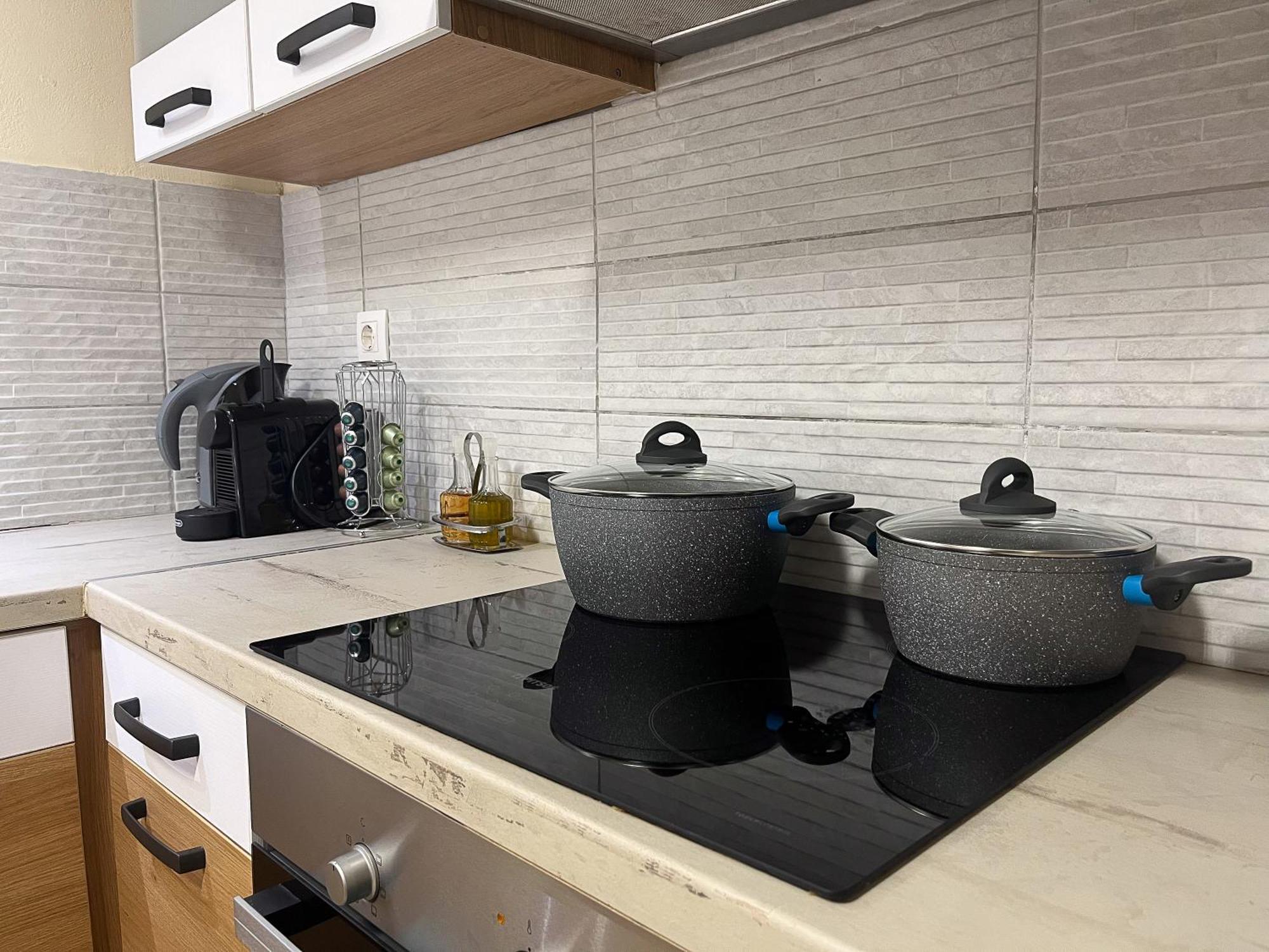 Private Modern Cozy House At The Center Apartment Mytilene Bagian luar foto